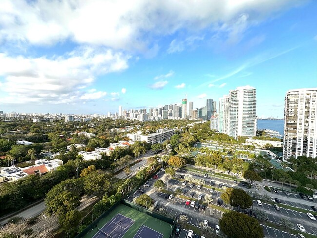 Foto del edificio - 2475 Brickell Ave