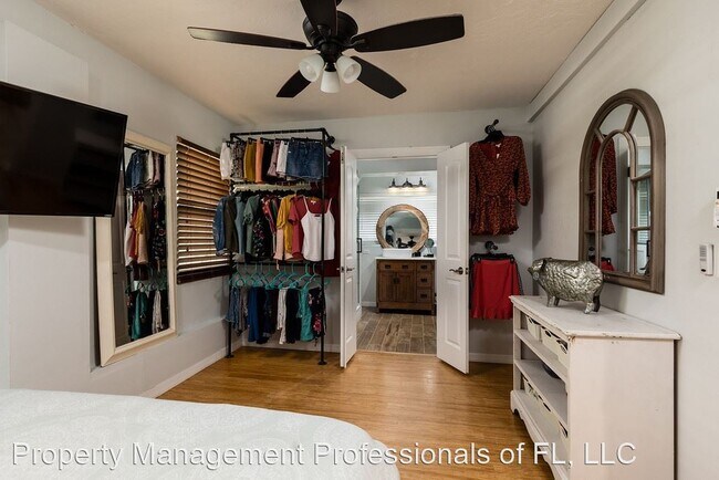 Foto del edificio - 3 br, 2 bath House - 734 43RD AVE NE