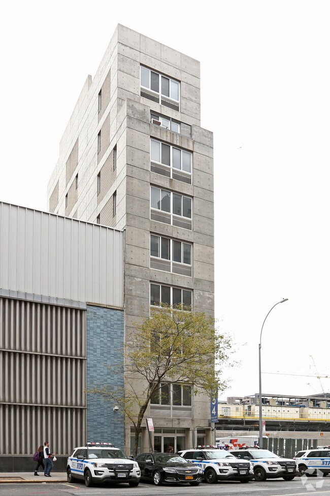 Foto del edificio - 534 W 42nd St