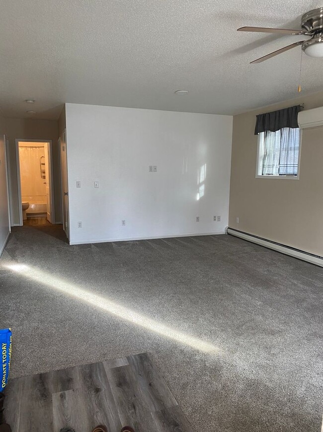 Building Photo - 2 bed 1 bath House