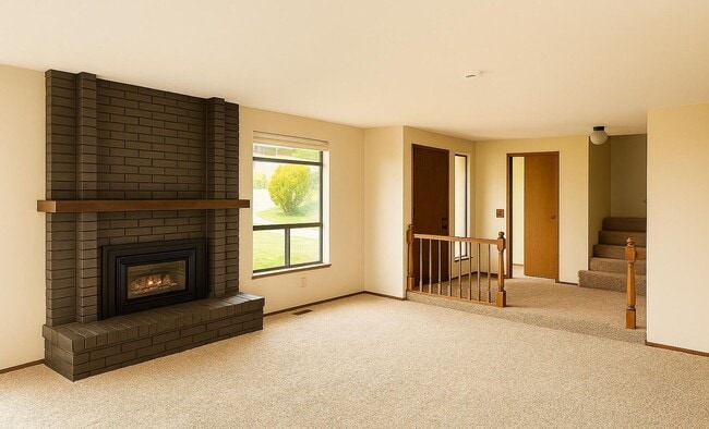 Building Photo - Spacious 3 Bedroom, 2.5 Bathroom Bellingham Home with Sunroom, Large Deck & Fenced Yard