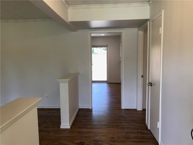 Foto del edificio - 5908 Elm Lawn St