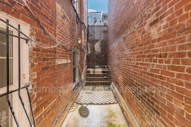 Foto del edificio - 1722 Willard St NW