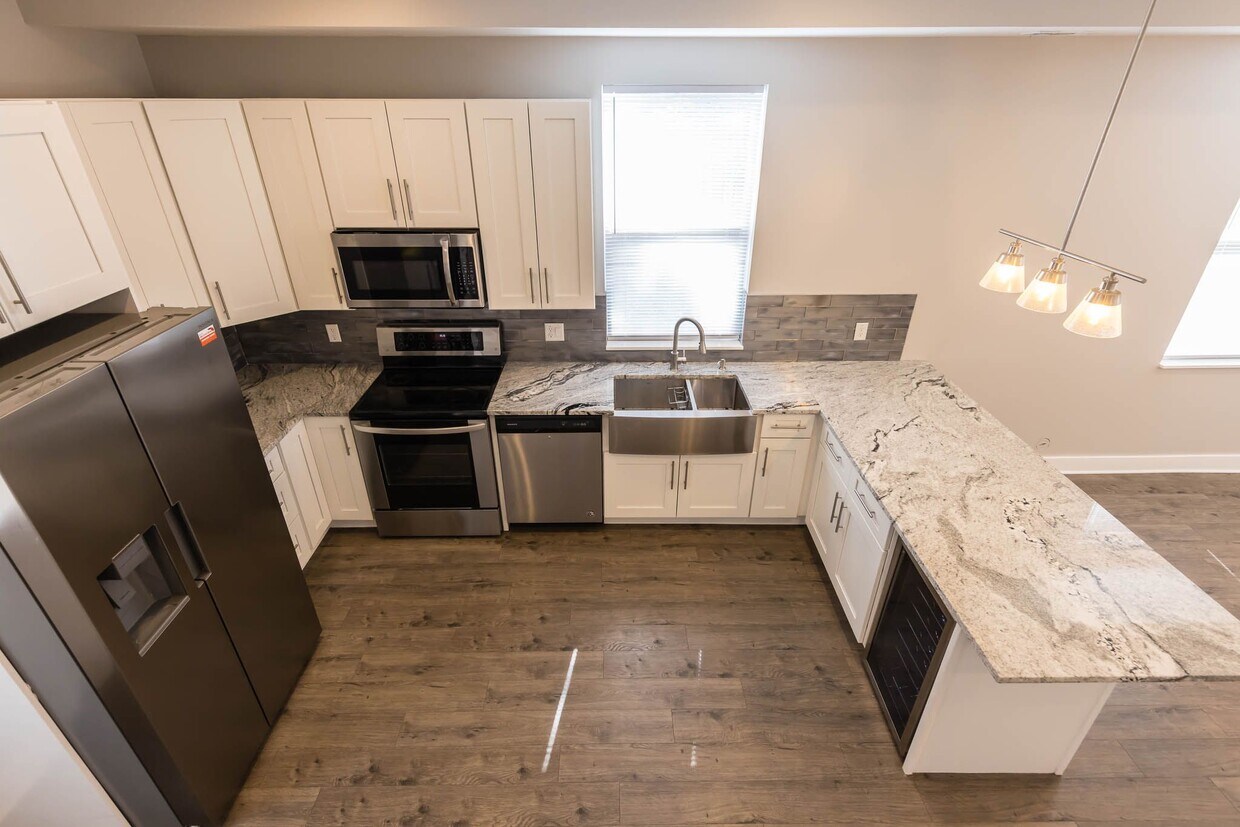 Foto principal - 800 E Cherry St