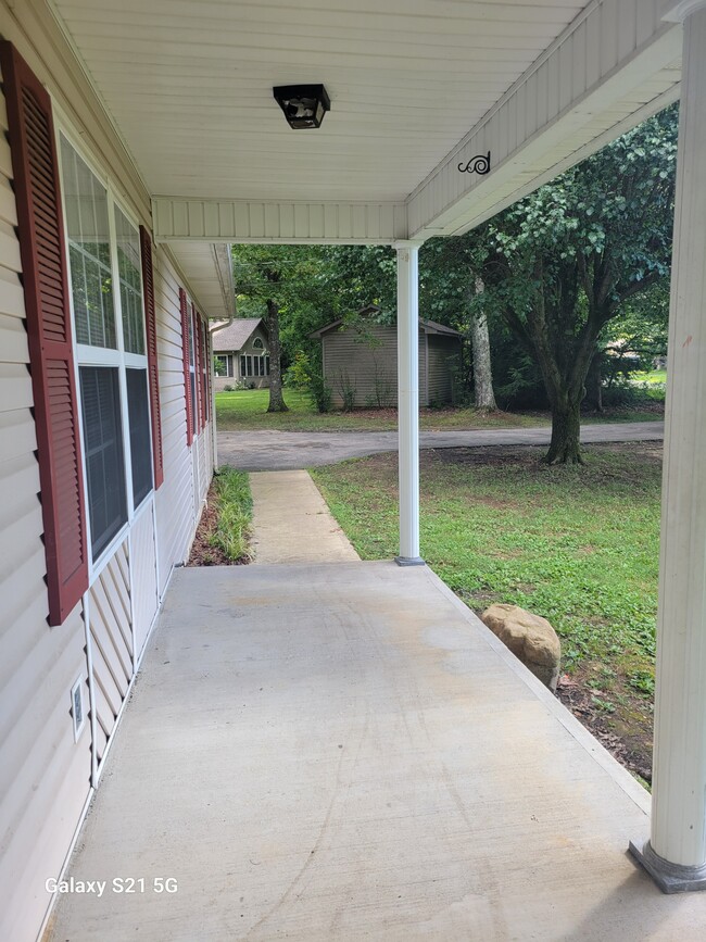 Building Photo - 739 Mockingbird Dr