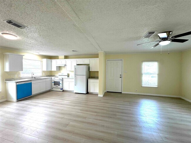 Foto del edificio - 11730 Greenglen Dr