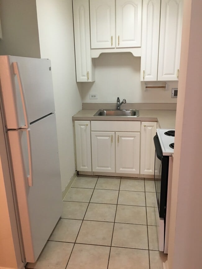 Building Photo - 87 Glenbrook Rd