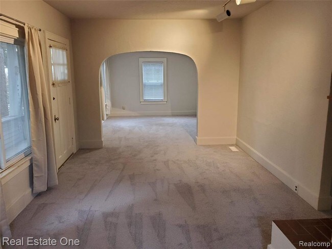 Building Photo - 3058 Frankton Dr
