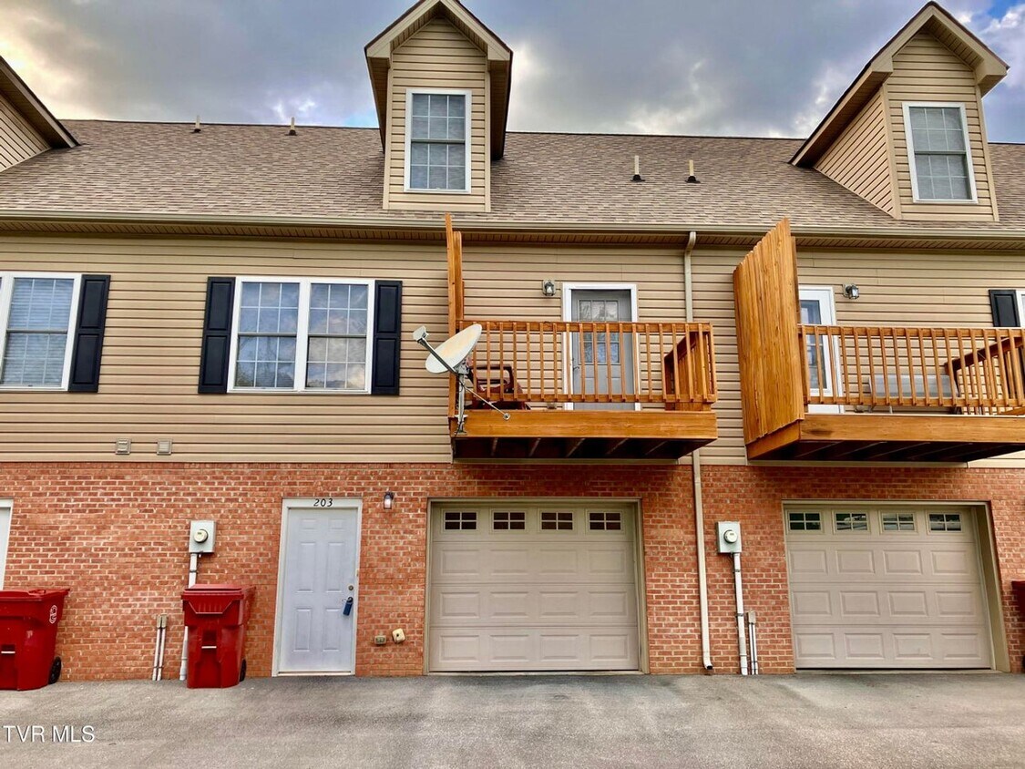 2108 Pleasant View Dr, Johnson City, TN 37604 House Rental in Johnson City, TN