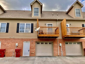 Building Photo - 2108 Pleasant View Dr