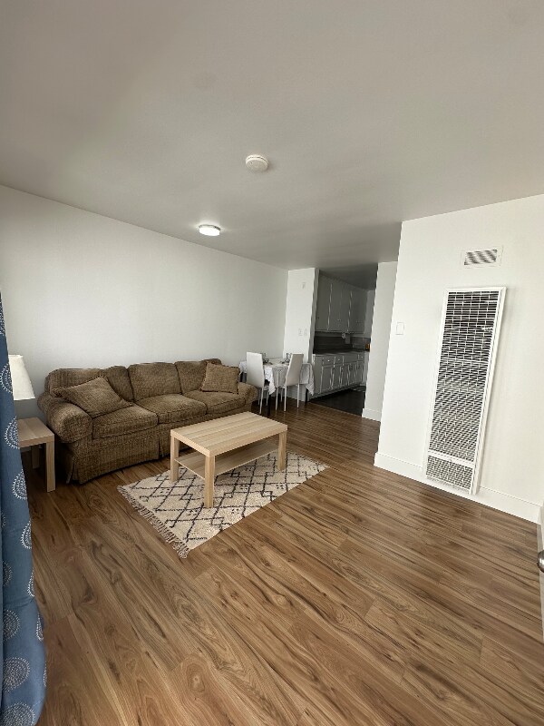 Foto del edificio - 13429 Beach Ave