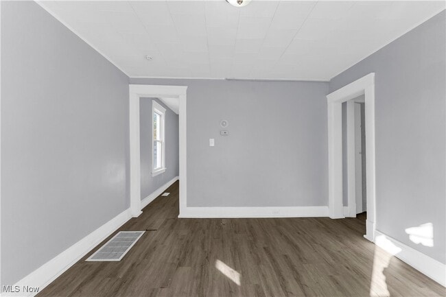 Foto del edificio - 11702 Brookfield Ave