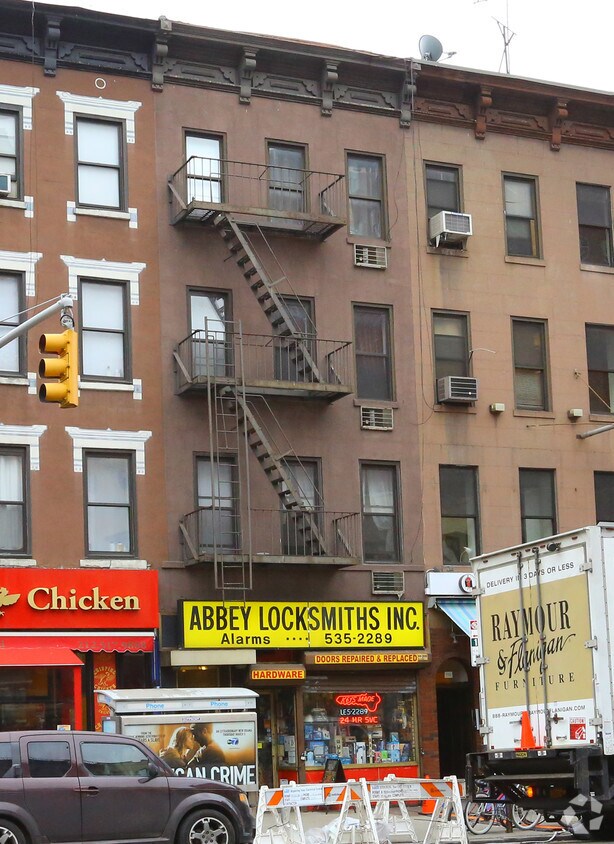 Primary Photo - 1558 Second Avenue