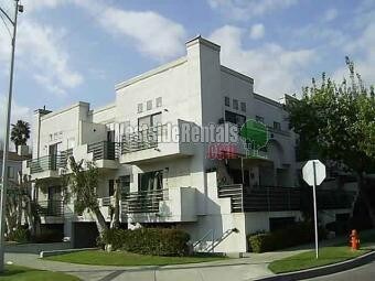 Corner unit - 1801 Victory W Blvd