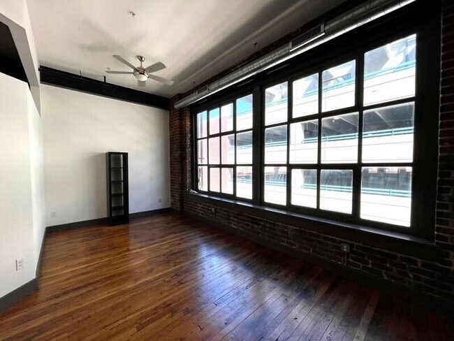 Foto del edificio - 1322 W Broad St