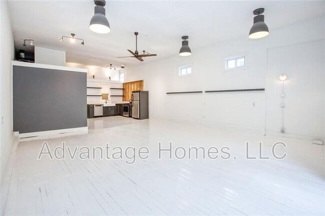 Building Photo - 3522 Genessee St