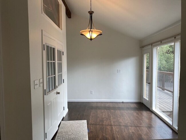 Building Photo - Avail. 1/1/24. Beautiful Rocklin home with...
