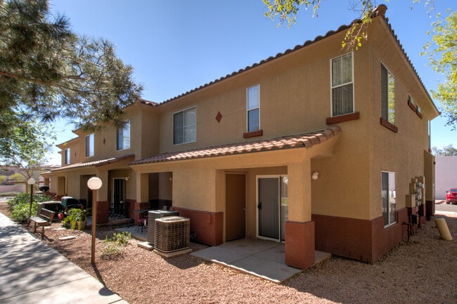 Foto del edificio - Steeple Chase