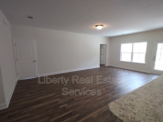 Building Photo - 584 Grayson Ave