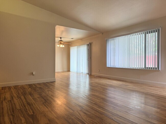 Foto del edificio - 3180 Austin Ave