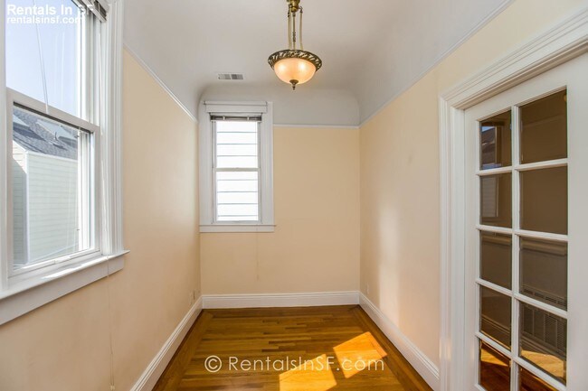 Foto del edificio - 1428 Grove St