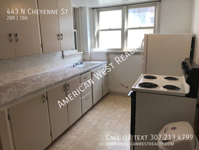 Building Photo - 443 N Cheyenne St