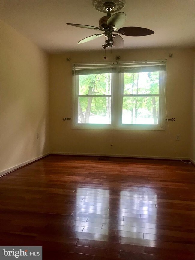 Building Photo - 4194 Waterway Dr
