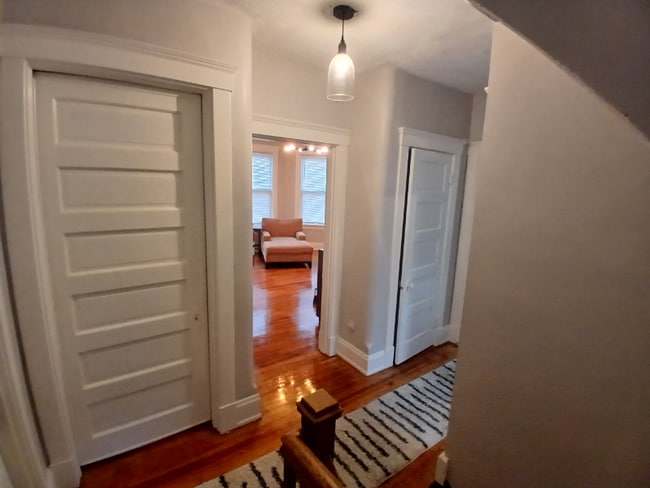 Building Photo - 3269 Montana Ave