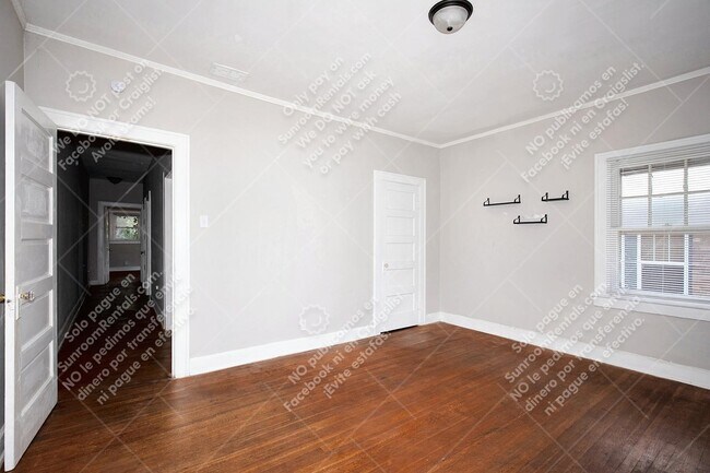 Building Photo - 5264 N College Ave