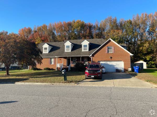 Building Photo - 1721 Mill Wood Way