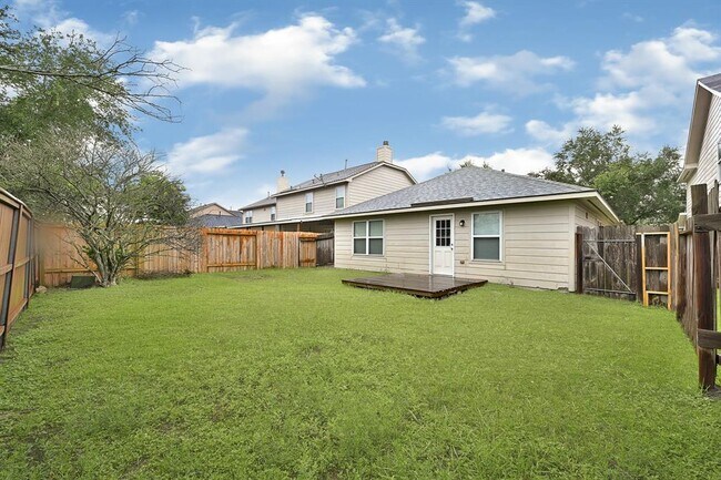 Foto del edificio - 702 Heatherton Hill Ln