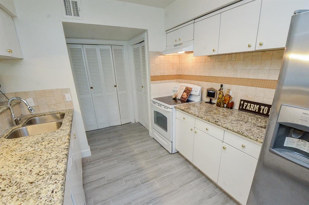 Foto principal - 3300 Yorktown Street