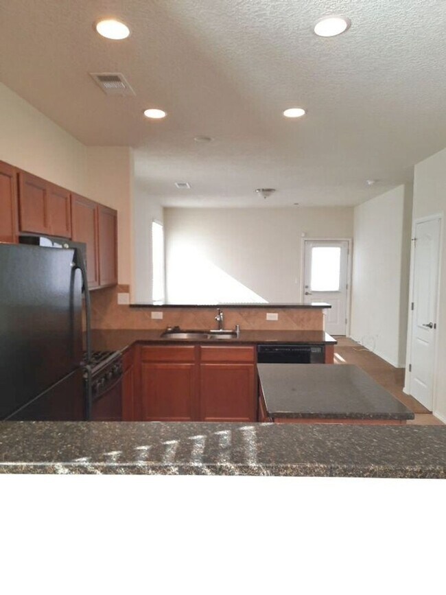 Foto del edificio - 3 bedroom 2 bathroom home in Rio Rancho! C...