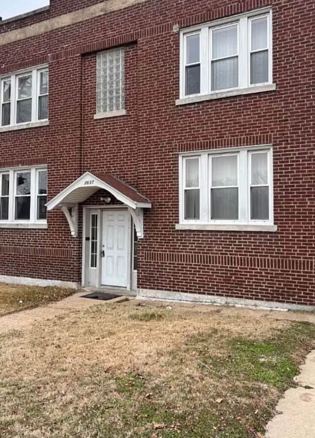 Building Photo - 3637 Chippewa St