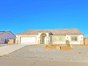 Building Photo - 4920 Honey Locust Dr Building Photo - 4920 Honey Locust Dr