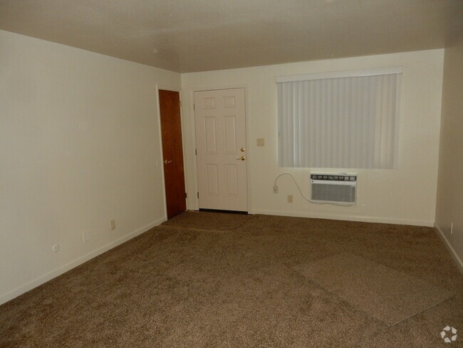 Building Photo - 1518 Sunrise Manor Way
