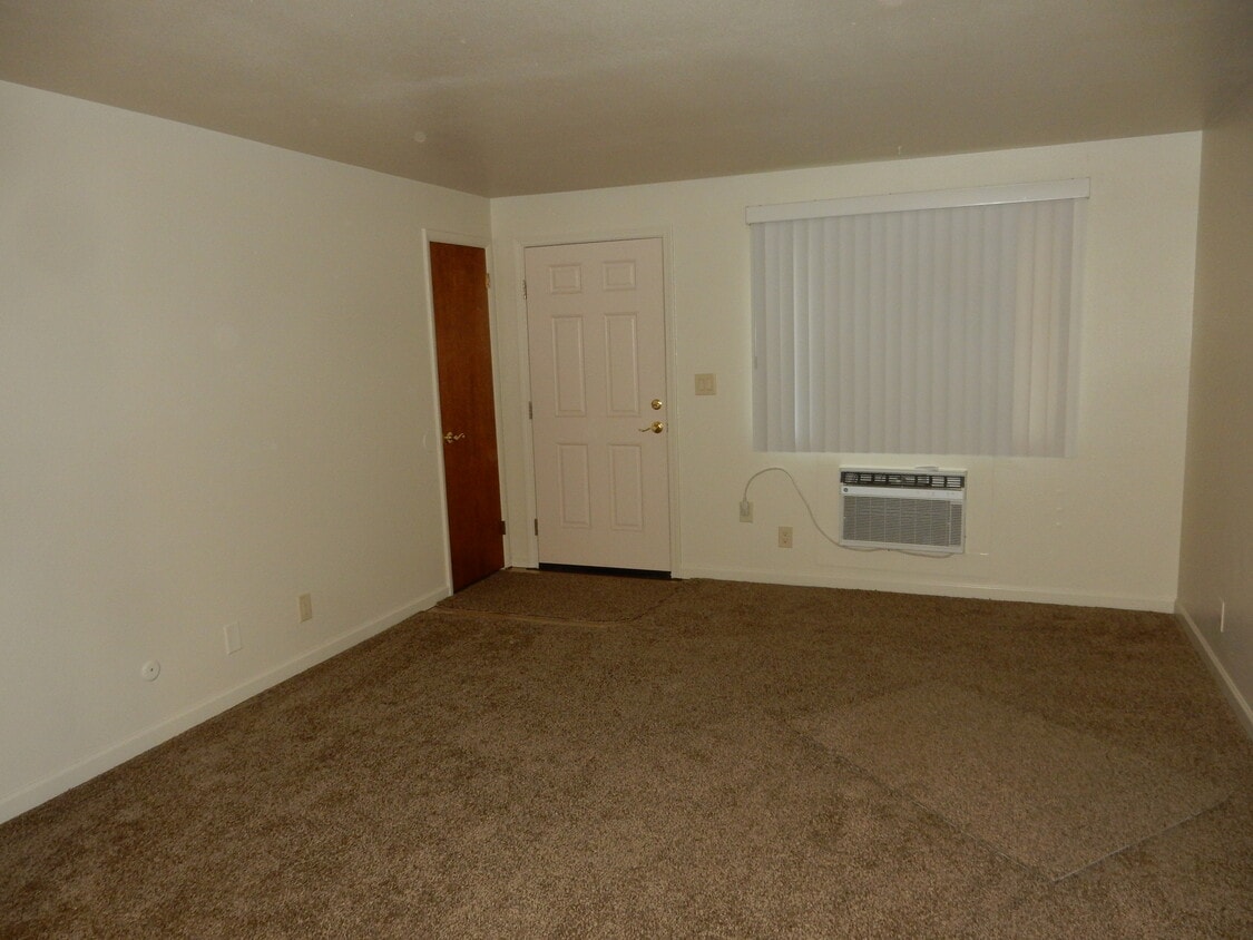 Primary Photo - 1518 Sunrise Manor Way