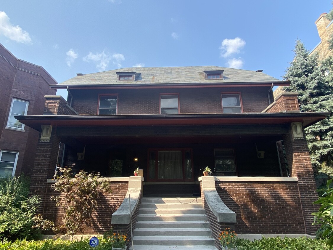 Primary Photo - 2850 W Logan Blvd