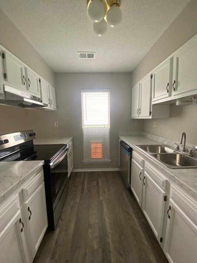 Foto del edificio - 3525 Cornwall Cove