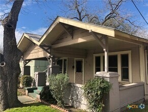 Building Photo - 420 W San Antonio St