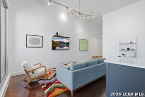 Foto del edificio - 831 S Flores St