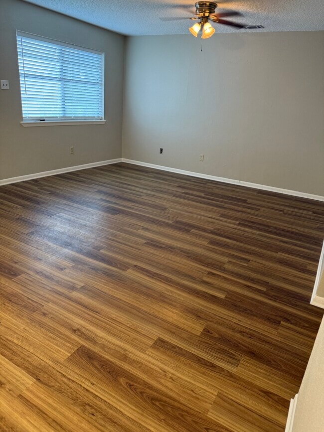 Building Photo - 104 Milann St