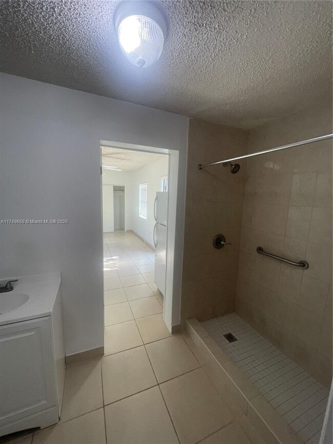 Building Photo - 7420 SW 31st St