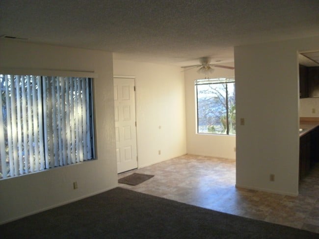 Building Photo - 1180 Lancers Ln