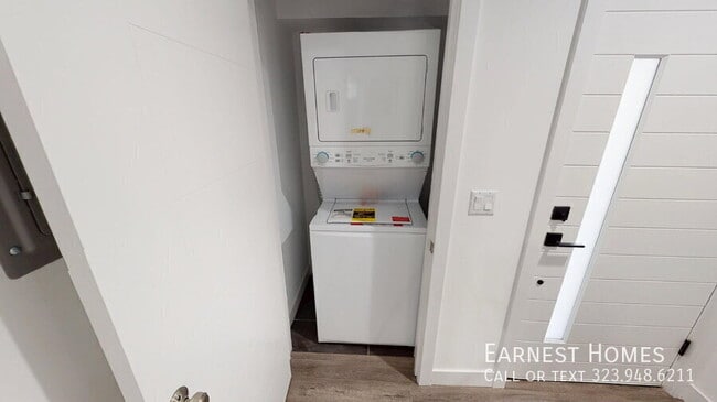 Foto del edificio - 2219 1/2 W Court St-