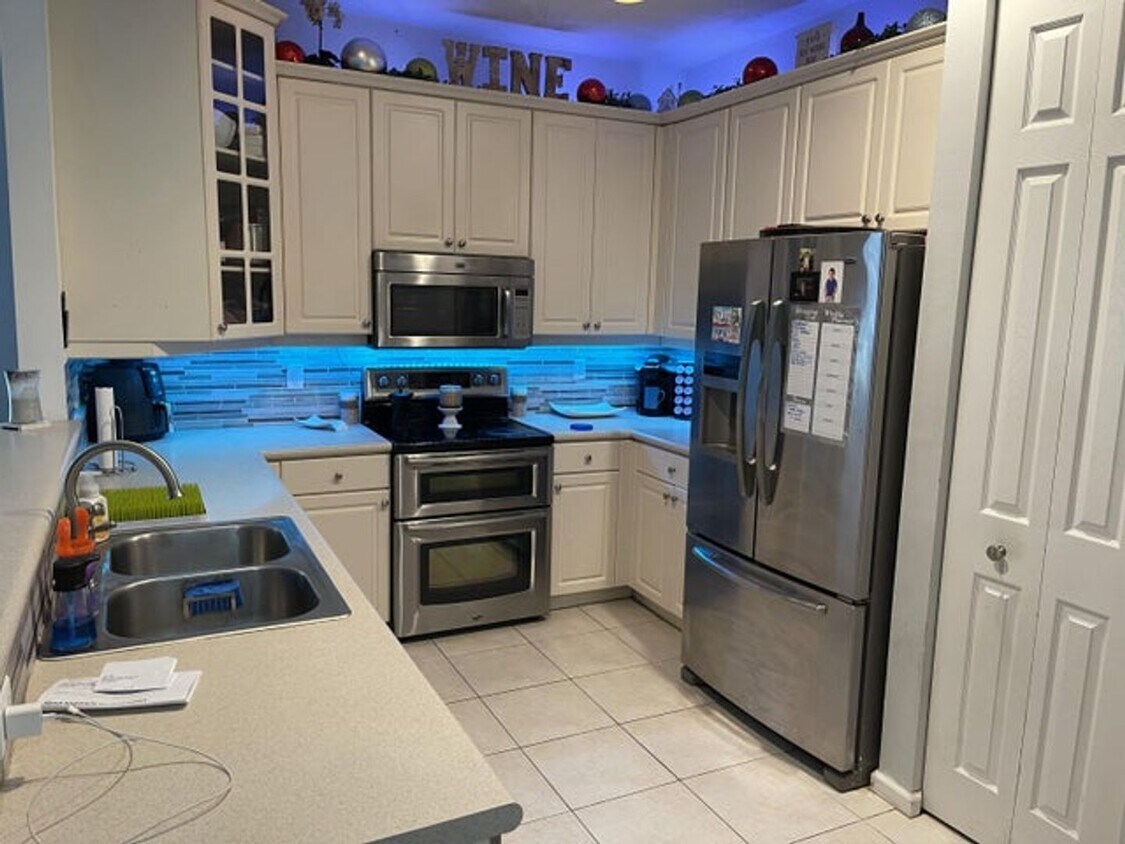 Primary Photo - 115 Mulberry Grove Road, Royal Palm Beach,...