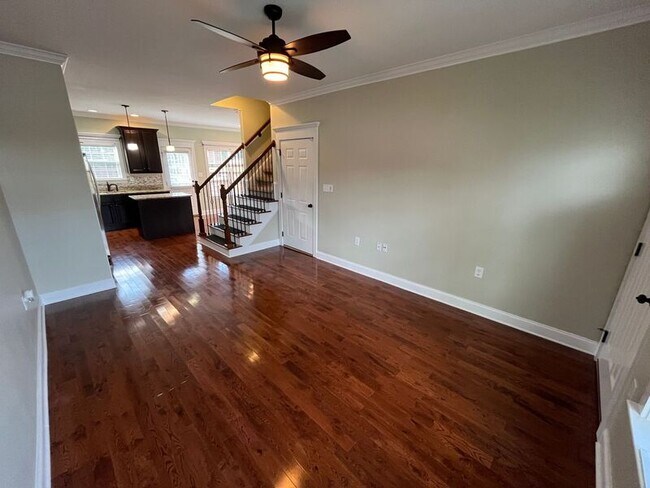 Building Photo - 1731 NE Stone Castle Dr