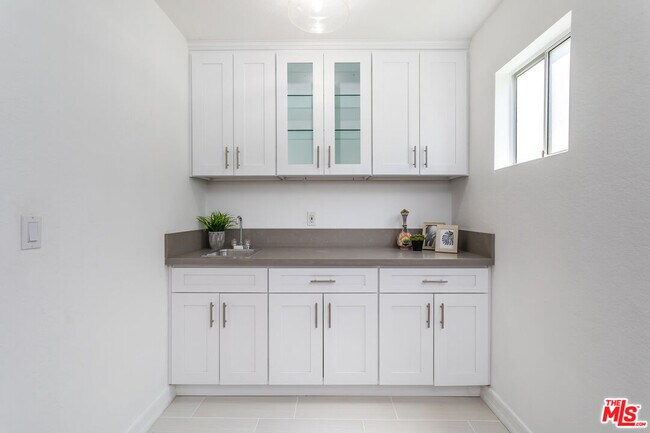 Foto del edificio - 7815 Goldmine Ln