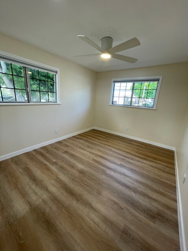 Foto del edificio - 1362 Farroll Rd