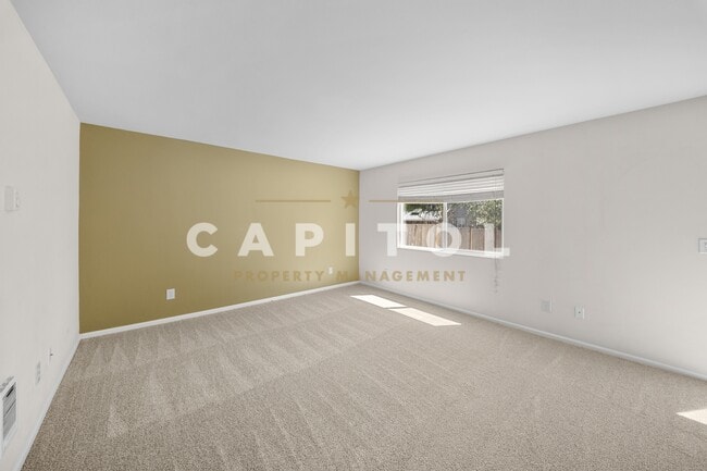 Building Photo - 5467 57th Loop SE